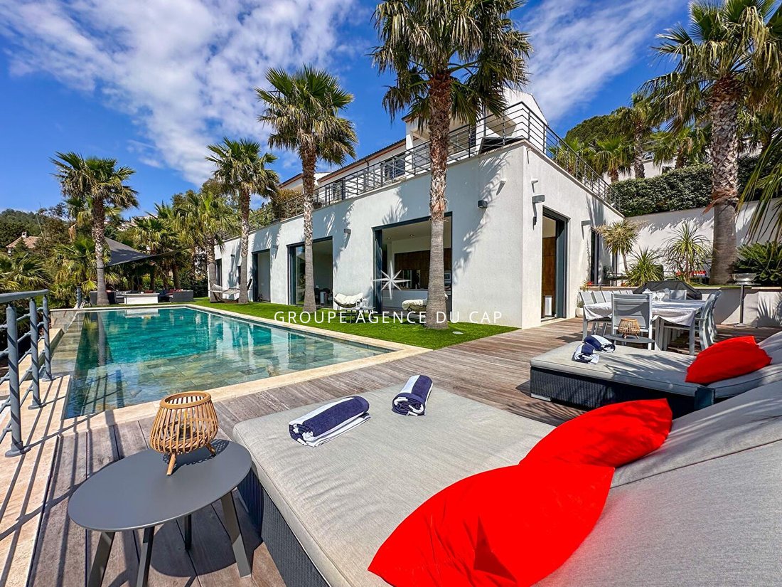 Apartment in Les Issambres, Roquebrune-sur-Argens, France 1 - 17474337