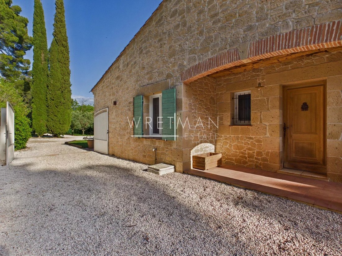 Villa in La Motte, Provence-Alpes-Côte d'Azur, France 2 - 17704738