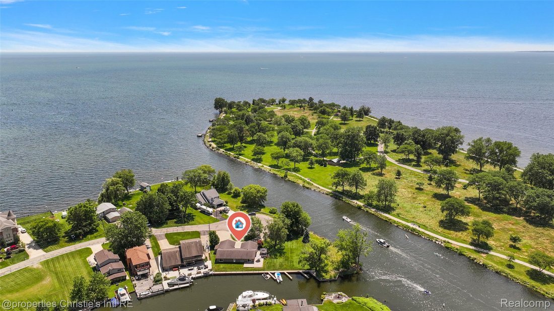 House in St. Clair Shores, Michigan, United States 4 - 17711312
