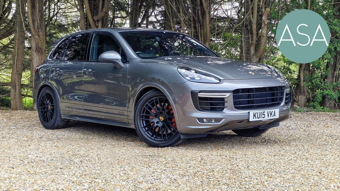 Suv in Cowfold, United Kingdom 1 - 17706272