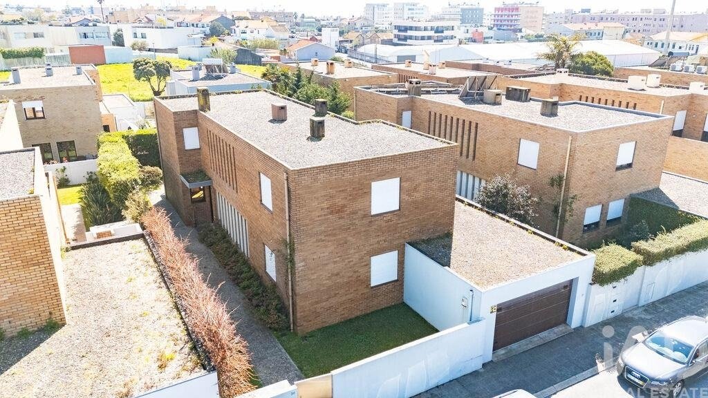 Townhouse in Matosinhos e Leca da Palmeira, Porto District, Portugal 2 - 17716931