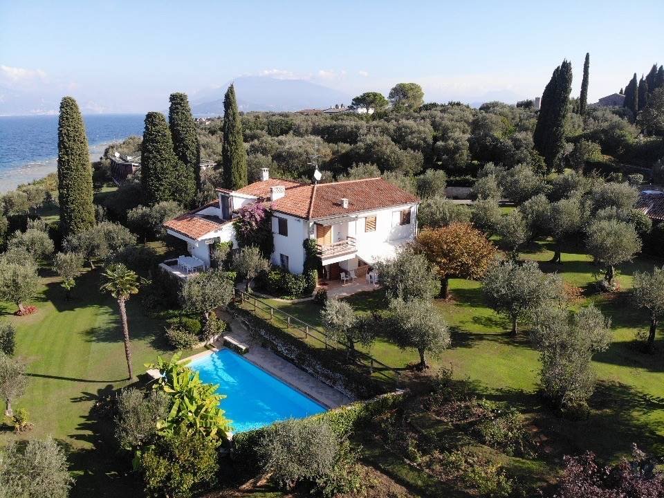 Villa in Center, Sirmione, Lombardy 1 - 17707920