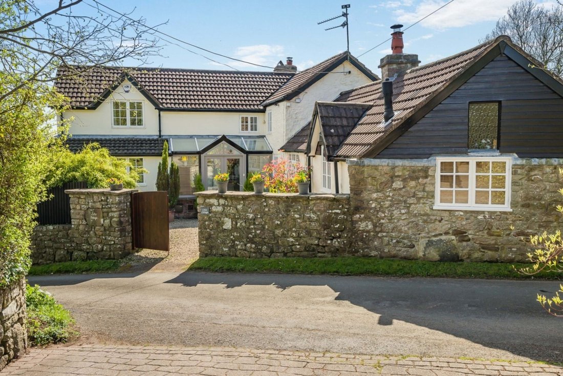 House in Devauden, Wales 1 - 17710521