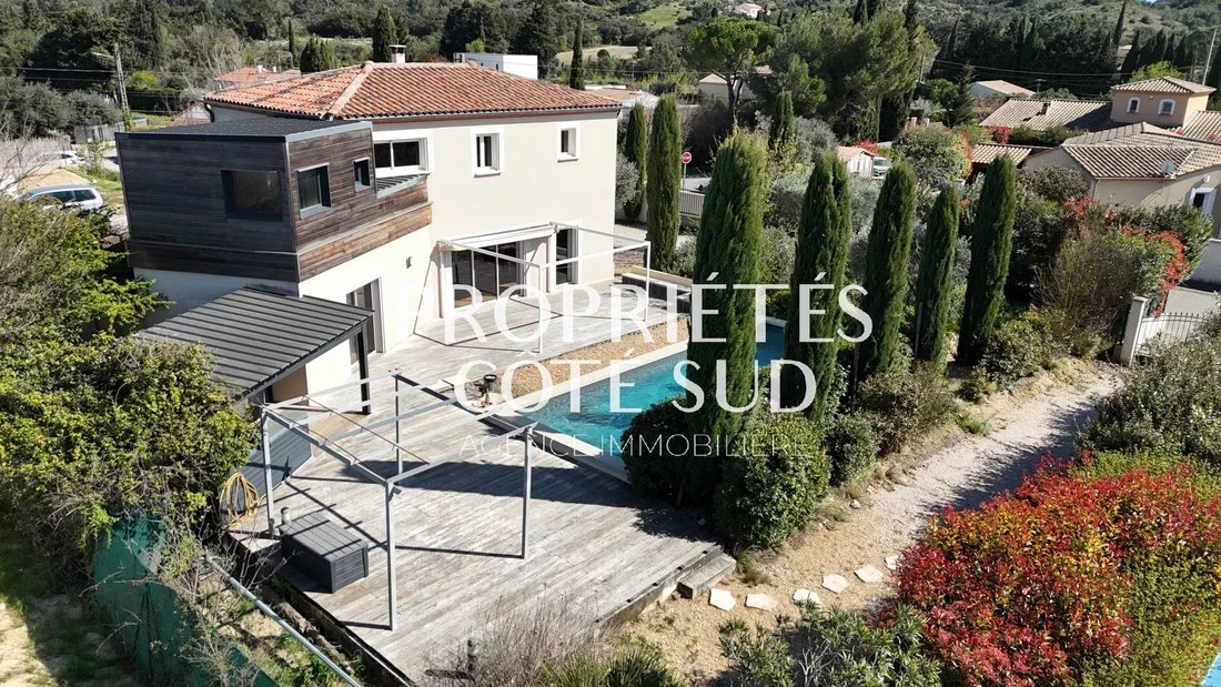 Villa in Pujaut, Occitania, France 2 - 17708725