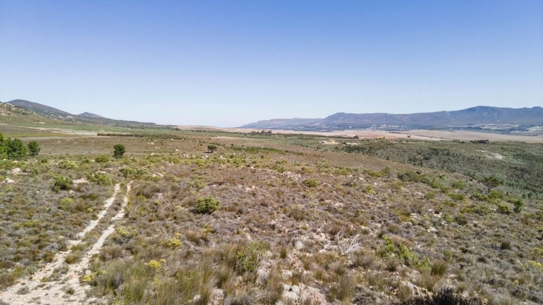 Farm Ranch in Theewaterskloof Local Municipality, Western Cape, South Africa 5 - 17705576