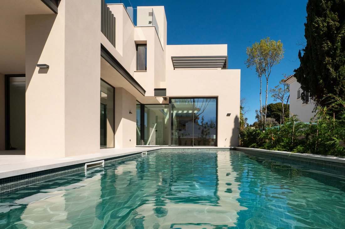 Villa in Golden Mile, Andalusia, Spain 1 - 15401663