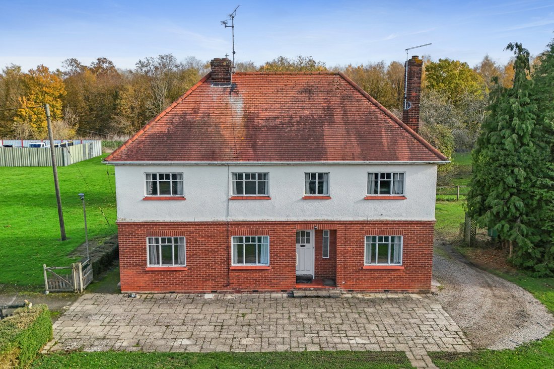 House in Essex, England 2 - 17715938