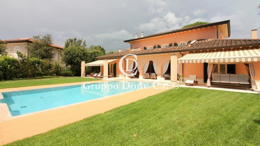 Villa in Vittoria Apuana, Forte dei Marmi, Tuscany 3 - 17713915
