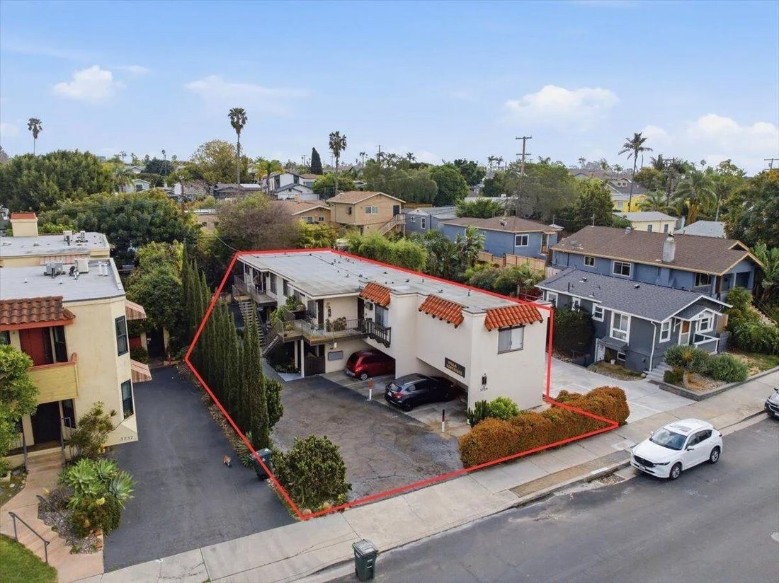 San Diego, California, United States 1 - 17706797