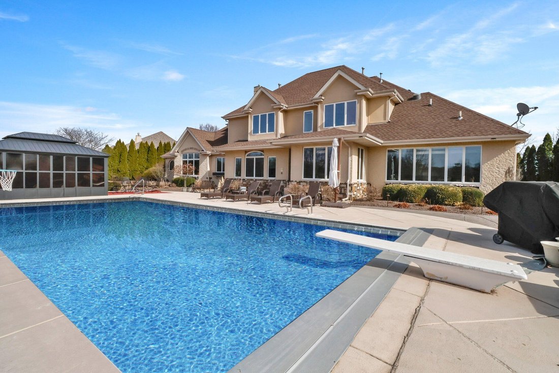 House in Crown Point, Indiana, United States 3 - 17709452