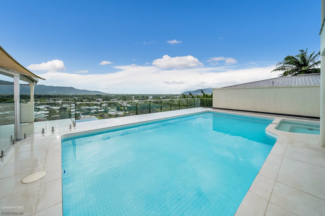 House in Mooroobool, Queensland, Australia 2 - 17718382