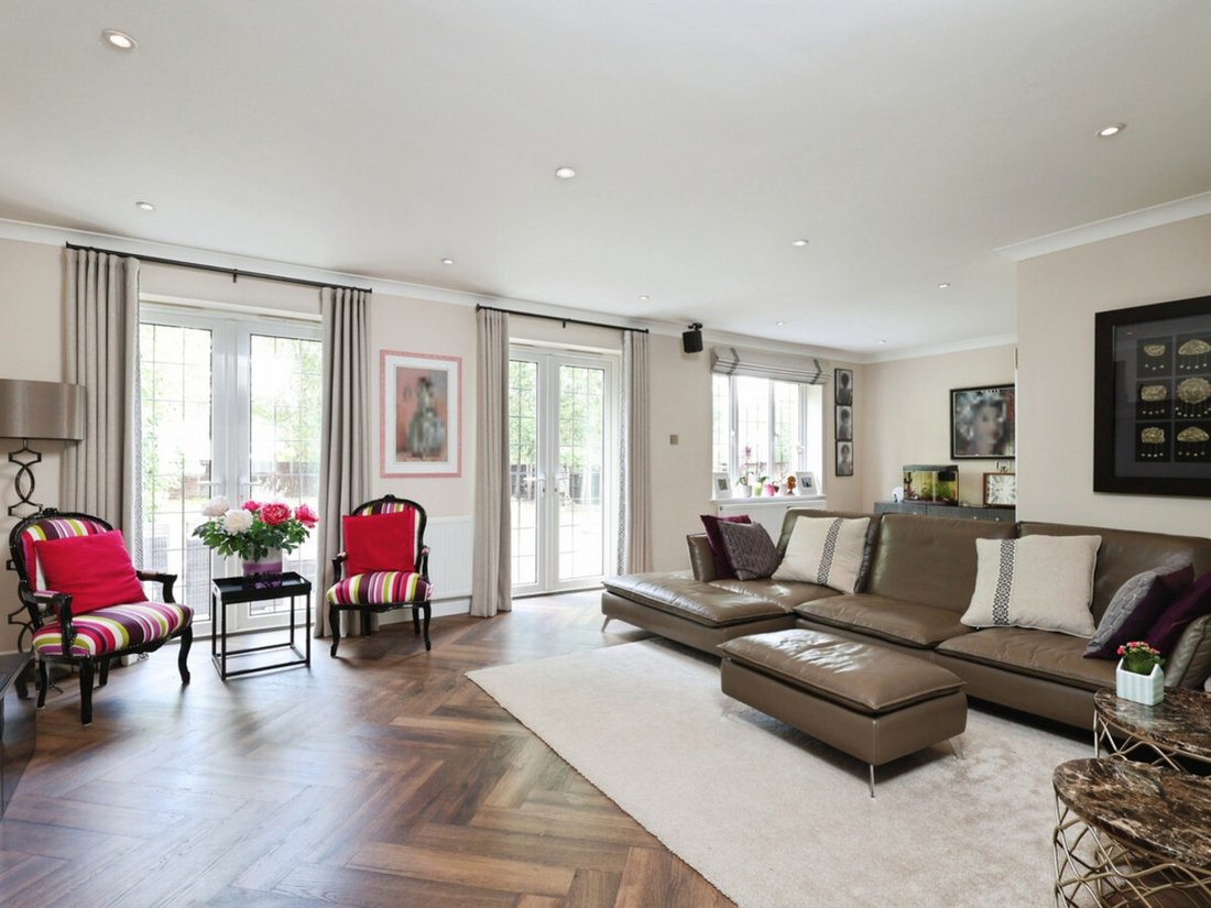 House in Tatling End, Gerrards Cross, England 2 - 17708678