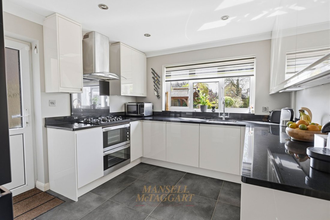 House in Crawley Down (Worth), Crawley Down, England 2 - 17704554
