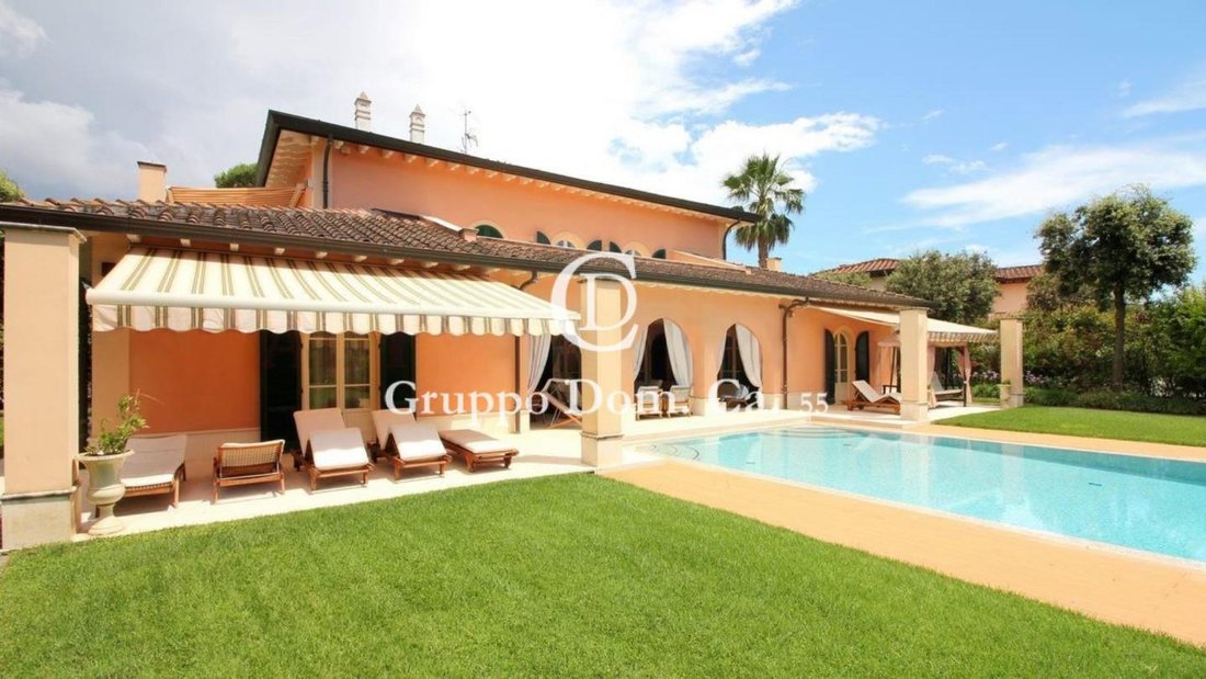 Villa in Vittoria Apuana, Forte dei Marmi, Tuscany 1 - 17713915