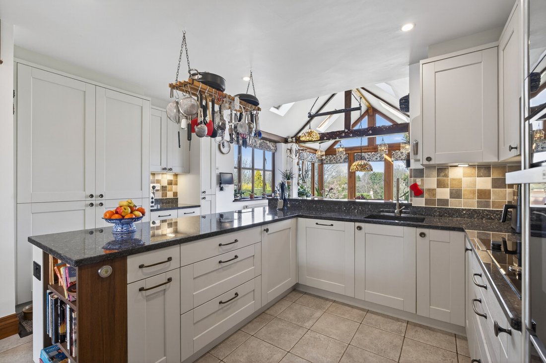 House in Cradley, England 4 - 17710528