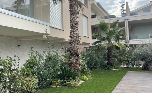 Penthouse in Desenzano Centro, Desenzano del Garda, Lombardy 1
