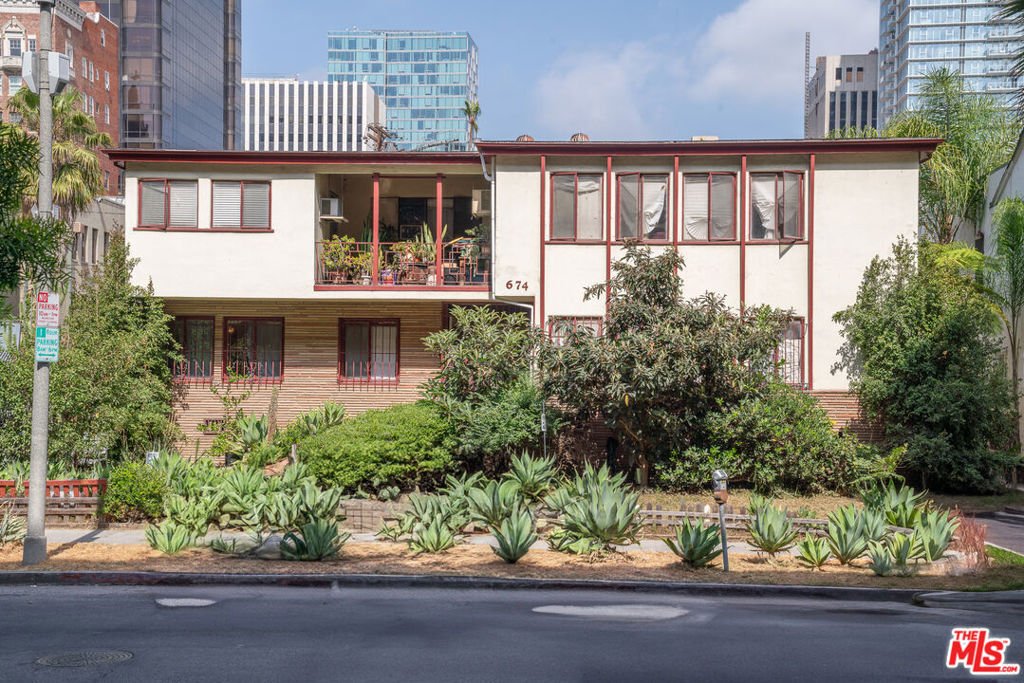 Los Angeles, California, United States 3 - 17706466