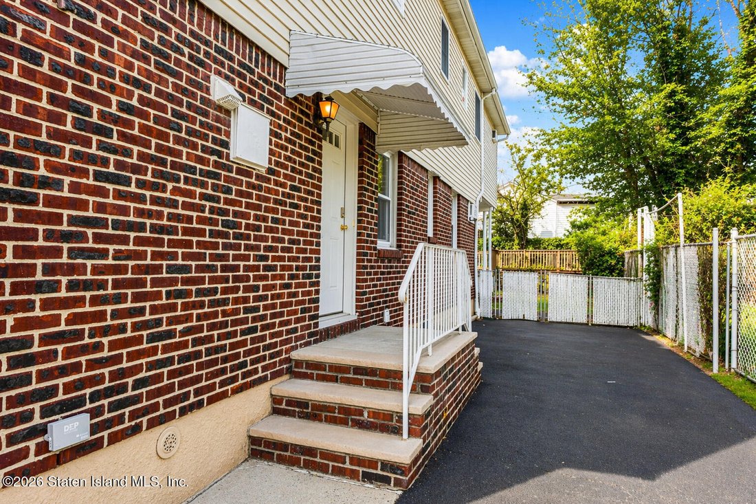 House in New York, New York, United States 4 - 17703151