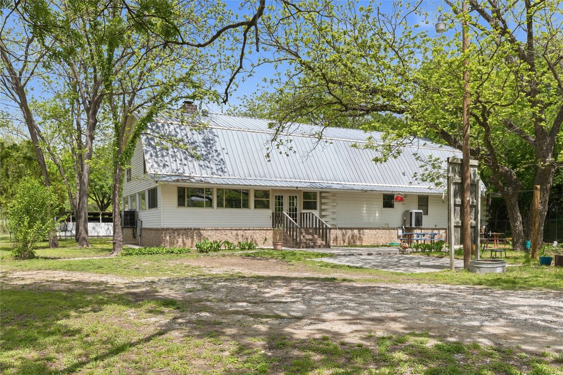 House in Mullin, Texas, United States 1 - 17705083