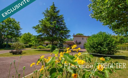 House in La Brède, Nouvelle-Aquitaine, France 1