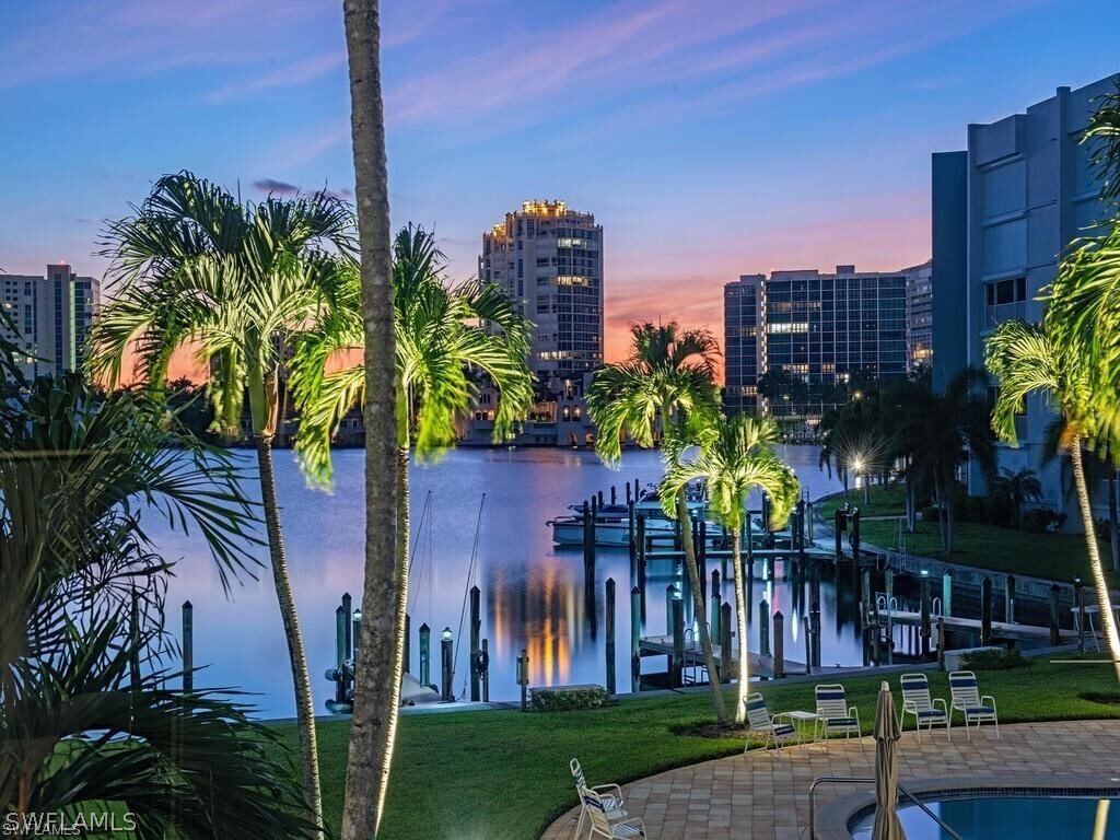 Condo in Naples, Florida, United States 3 - 17191856