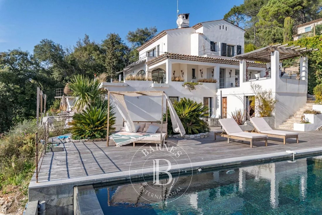 Villa in Saint-Paul-de-Vence, Provence-Alpes-Côte d'Azur, France 1 - 17435231