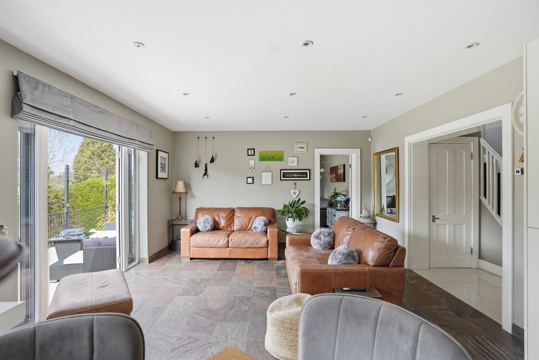 House in Nork, Reigate and Banstead, England 5 - 17703194