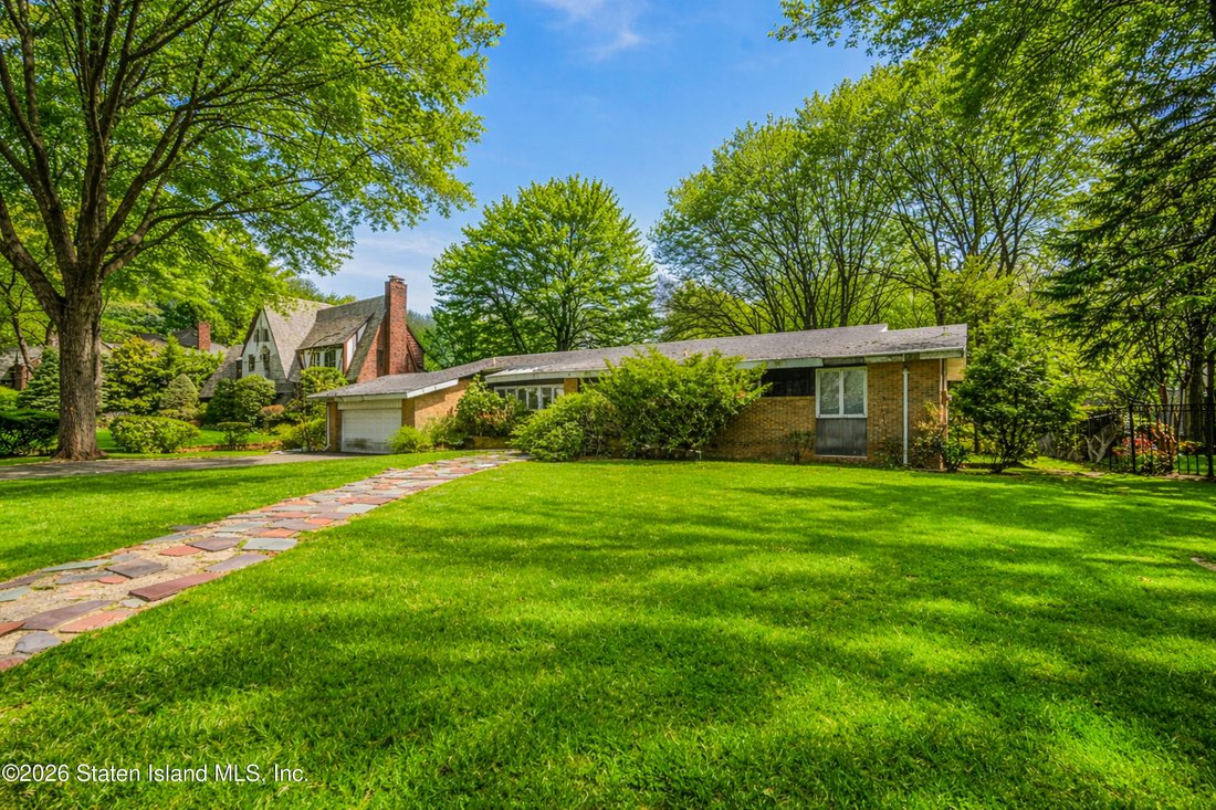 House in New York, New York, United States 5 - 17703160