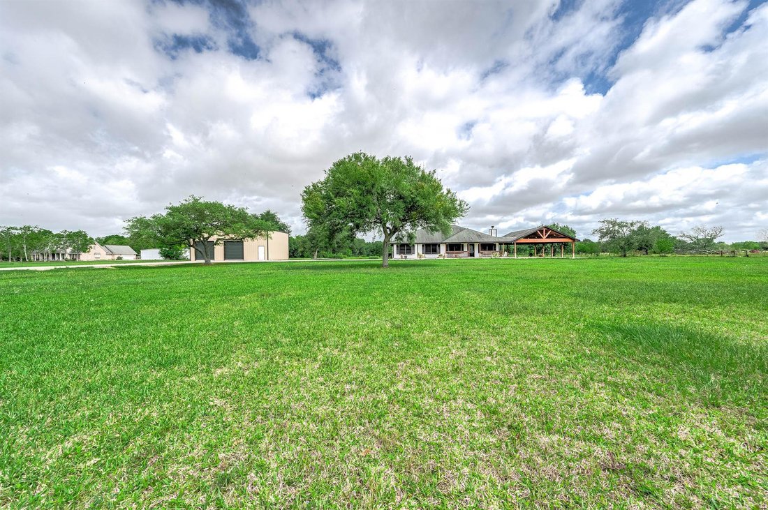 House in Alvin, Texas, United States 3 - 17707958