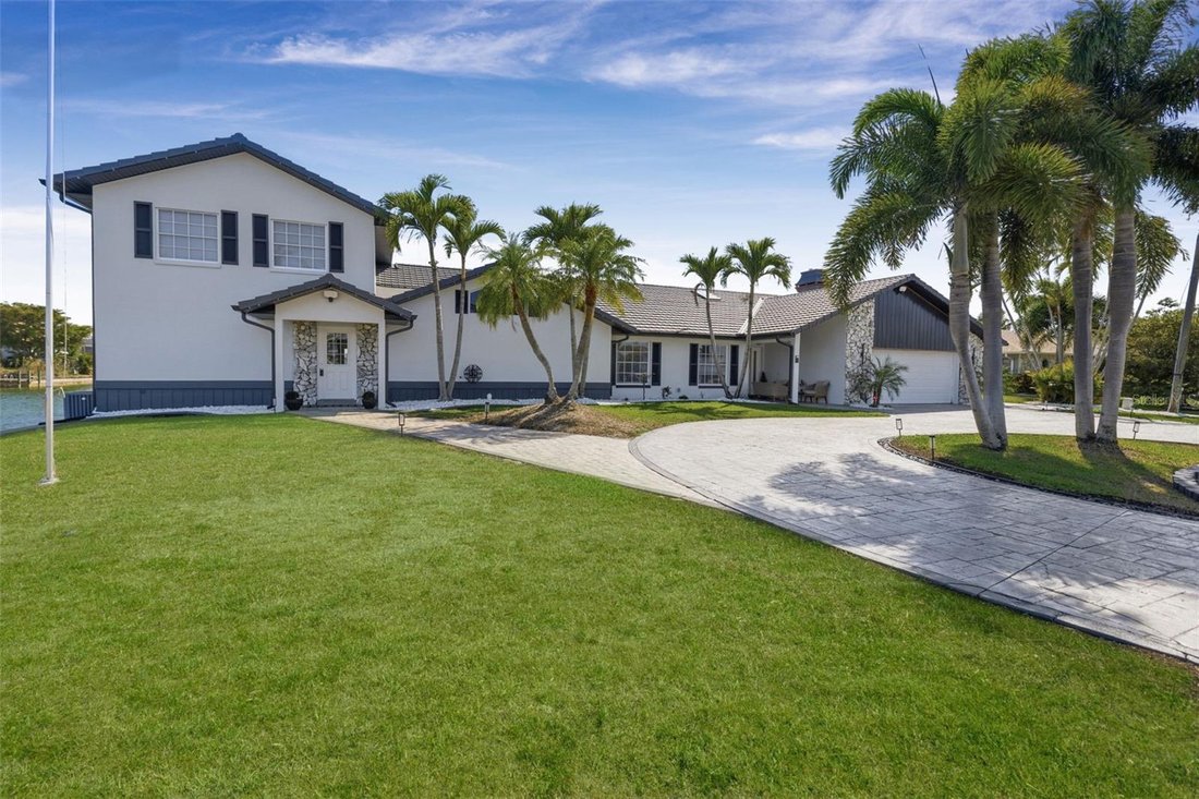House in Cape Coral, Florida, United States 1 - 17703279