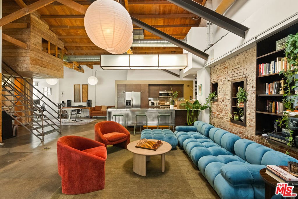 Los Angeles, California, United States 2 - 17706468