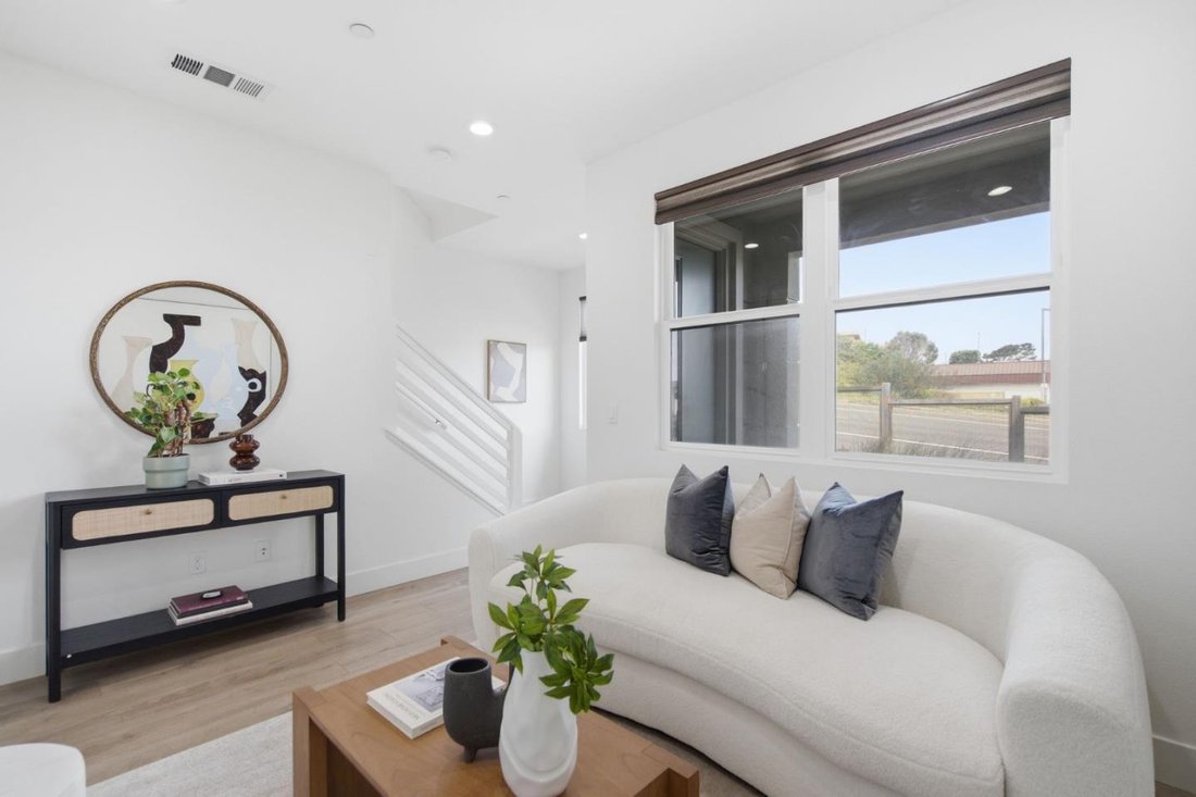 Townhouse in South San Francisco, California, United States 4 - 17706657