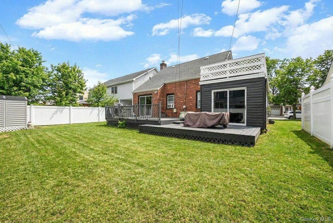House in New Hyde Park, New York, United States 4 - 17713106
