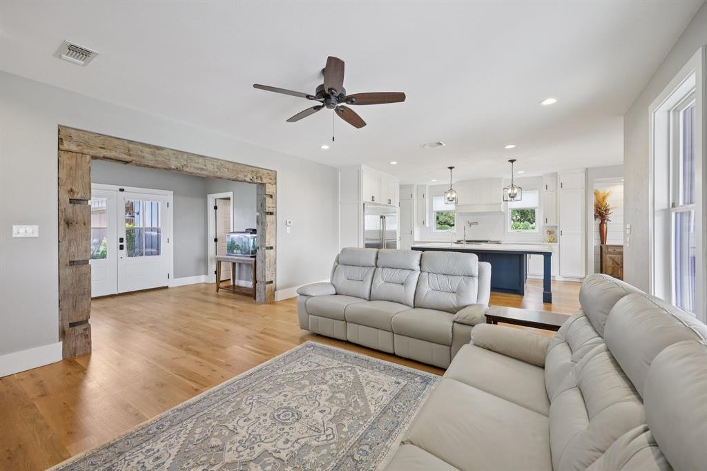 House in Granbury, Texas, United States 2 - 17708569