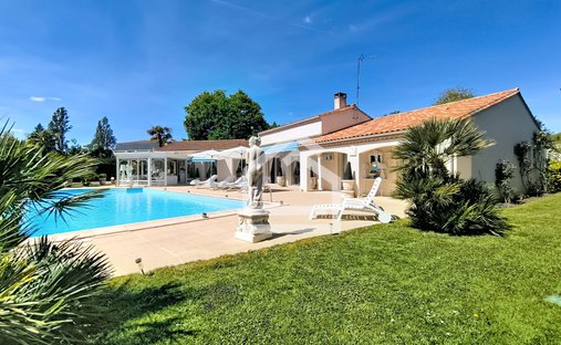 House in France-L'Alouette-Jean Bart, Pessac, France 1