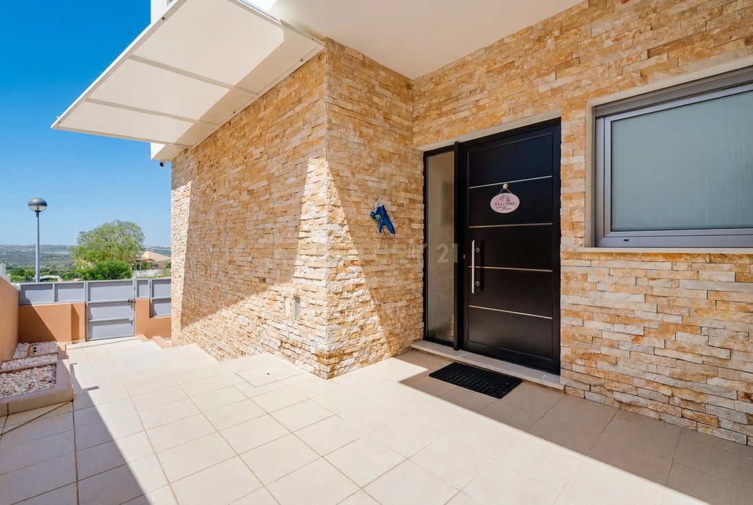 Villa in Mexilhoeira Grande, Algarve, Portugal 2 - 17710871