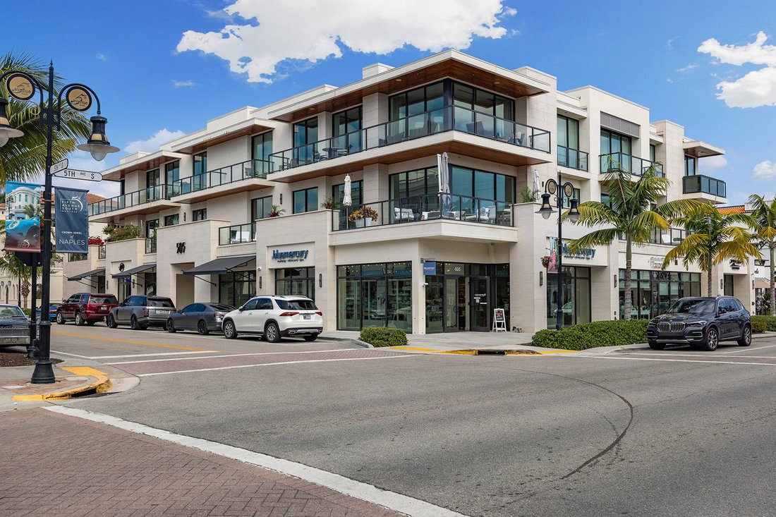 Condo in Naples, Florida, United States 3 - 17711695