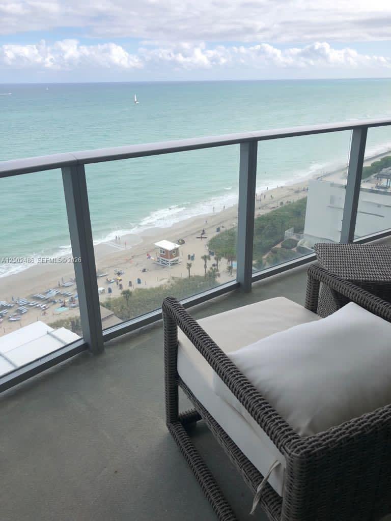 Condo in Hallandale Beach, Florida, United States 1 - 17705555