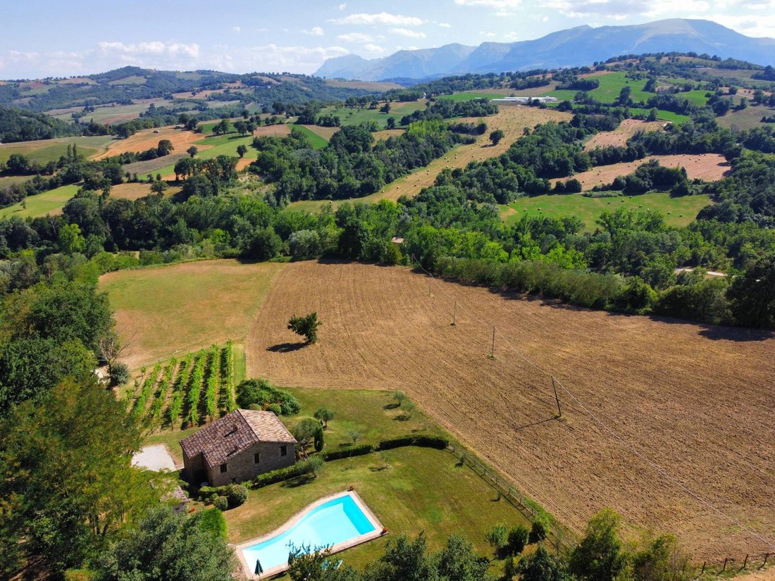 Country House in Gualdo, Marche, Italy 5 - 17709410