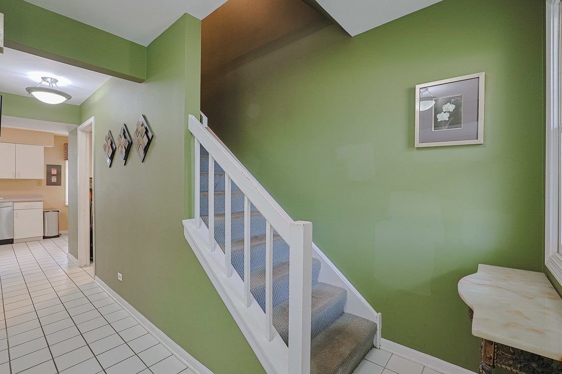 House in Buffalo Grove, Illinois, United States 4 - 17707386