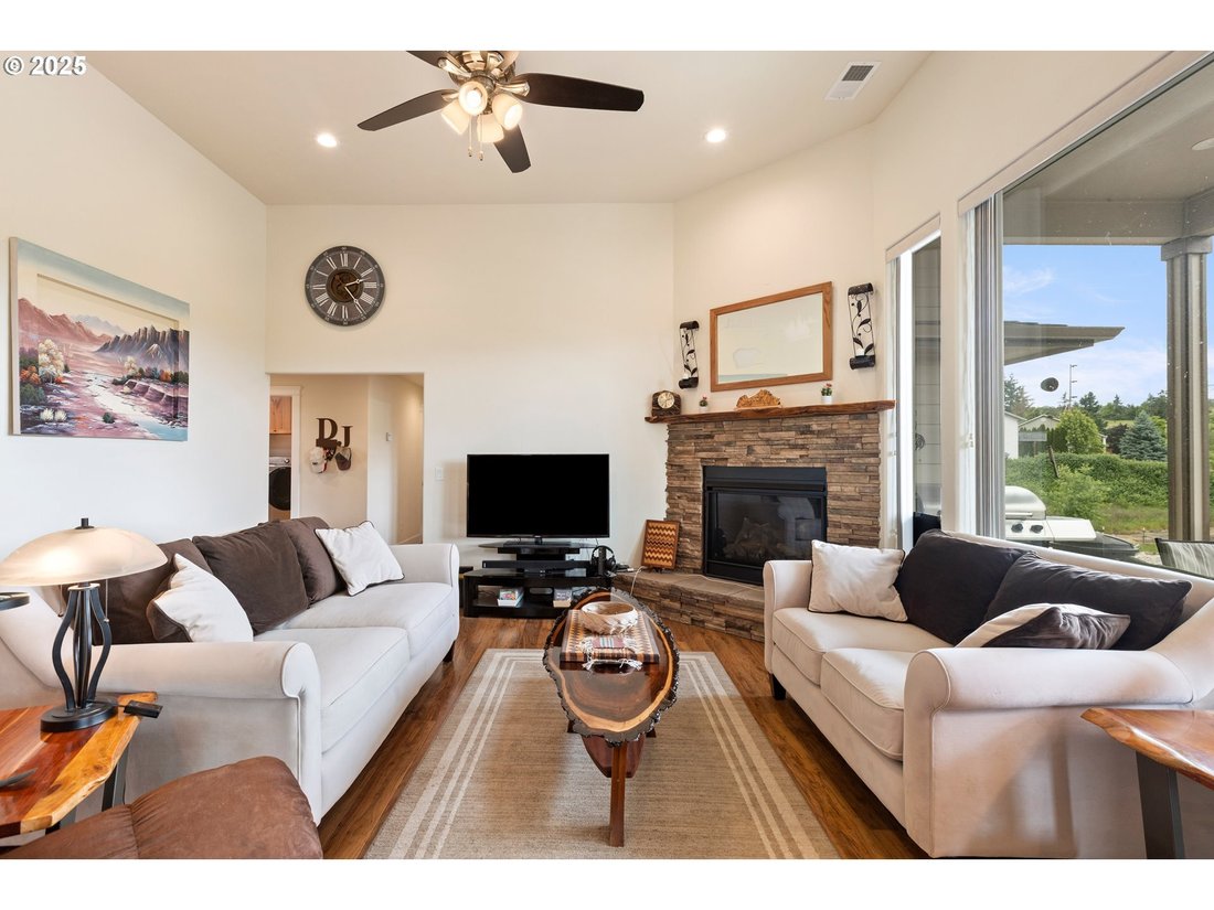 House in Sutherlin, Oregon, United States 5 - 17705283