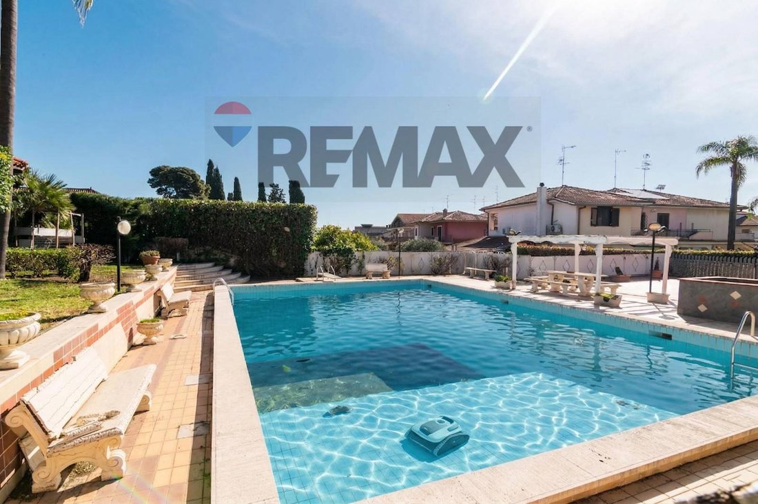 Villa in Aci Sant'Antonio, Sicily, Italy 3 - 17709426