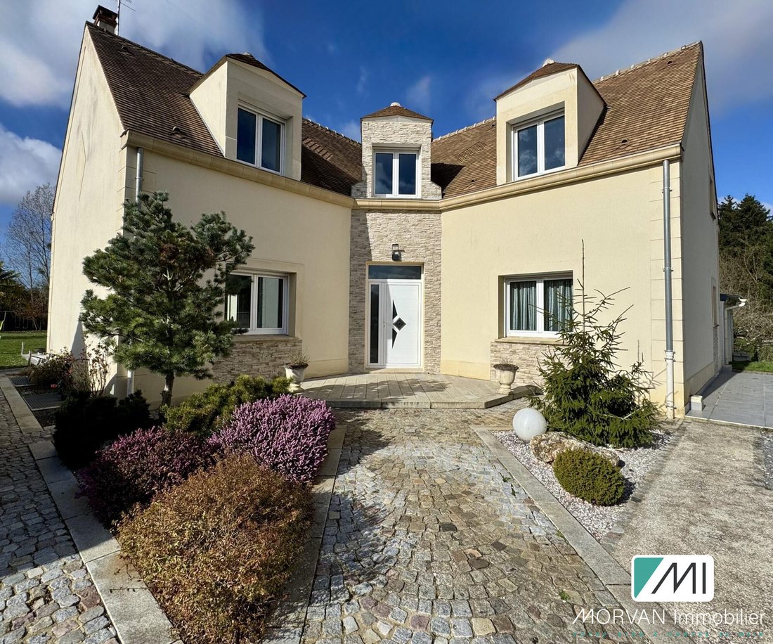 House in Les Essarts-le-Roi, Ile-de-France, France 3 - 17709892