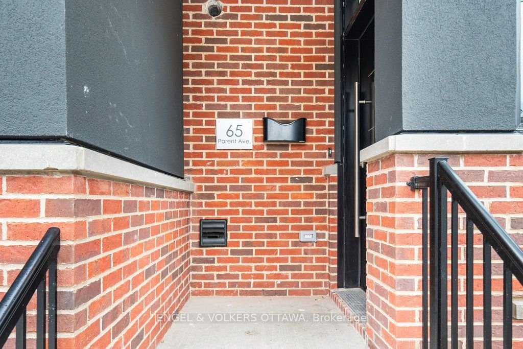 Townhouse in Ottawa, Ontario, Canada 2 - 17708085