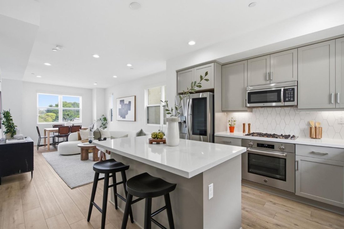 Townhouse in South San Francisco, California, United States 2 - 17706657