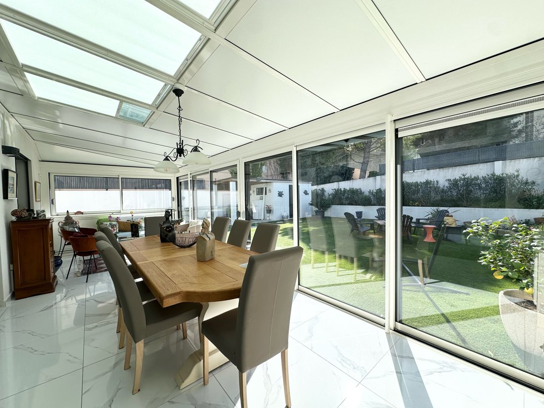 Villa in Carnoux-en-Provence, Provence-Alpes-Côte d'Azur, France 3 - 17703728