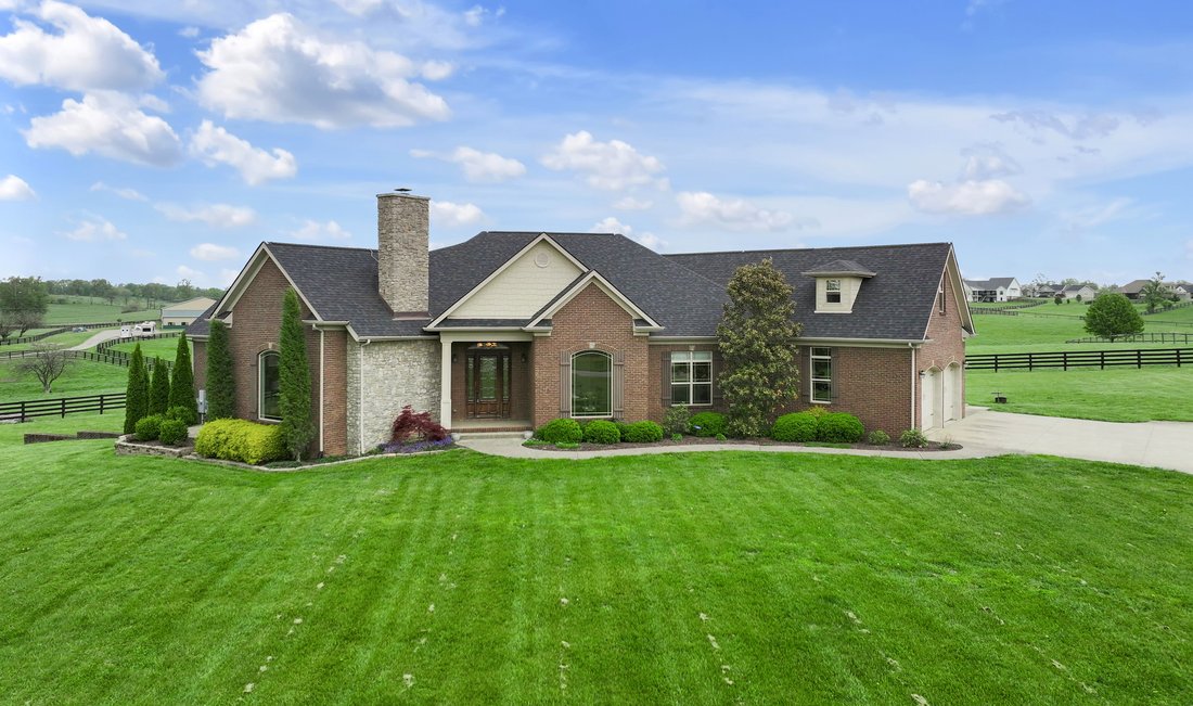 House in Midway, Kentucky, United States 1 - 17702852