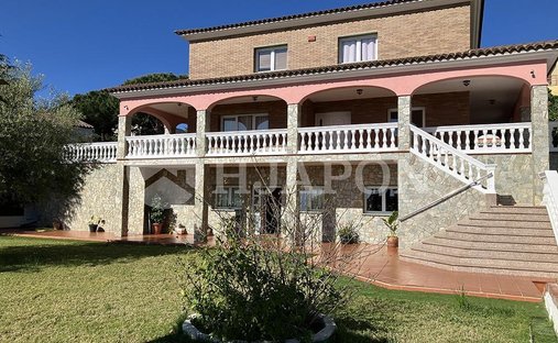 Haus in Tiana, Katalonien, Spanien 1