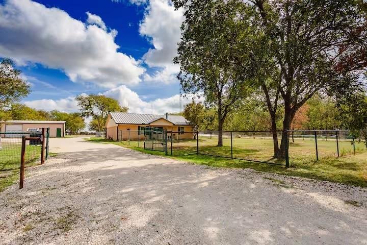 House in Woodway, Texas, United States 2 - 17704013