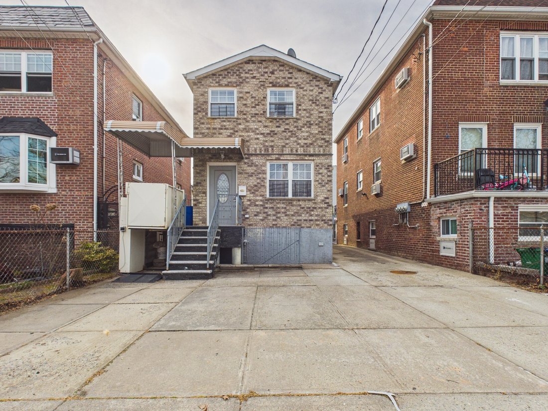 House in New York, New York, United States 2 - 17704425